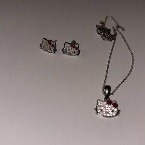 Hello kitty necklace